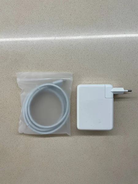 Зарядный блок 140 Вт USB-C с кабелем