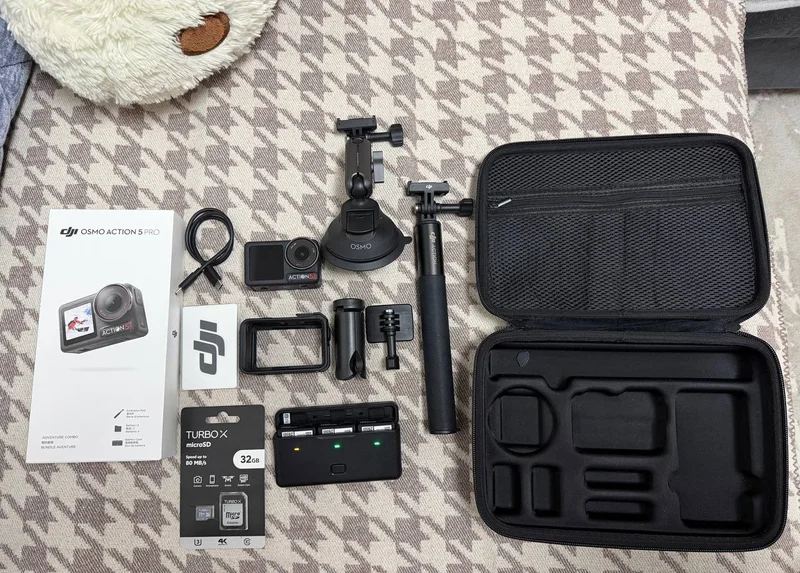 Экшн-камера DJI Osmo Action 5 Pro Adventure Combo