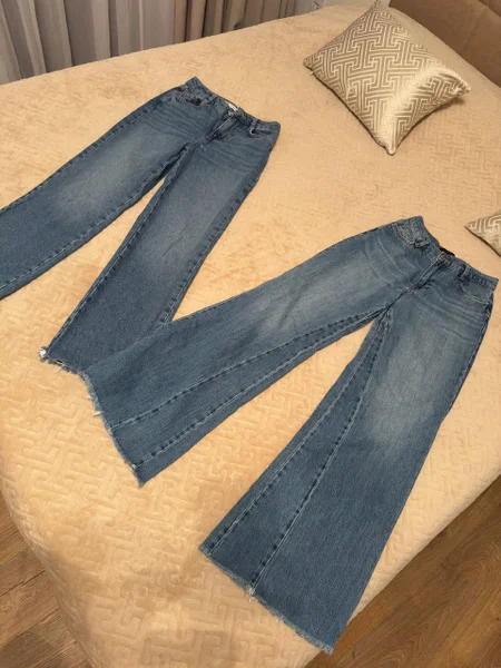 Джинсы Zara |