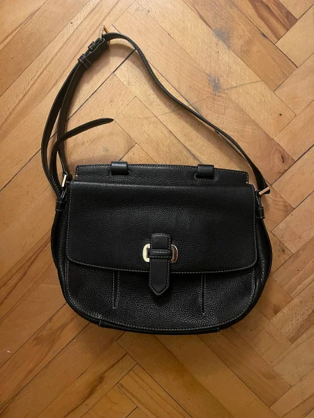 Сумка Michael Kors оригинал. Кожа. Отличное состояние, на последних двух фото можно увидеть ее минимальную длину и максимальную.