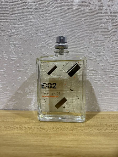 Escentric Molecules 02