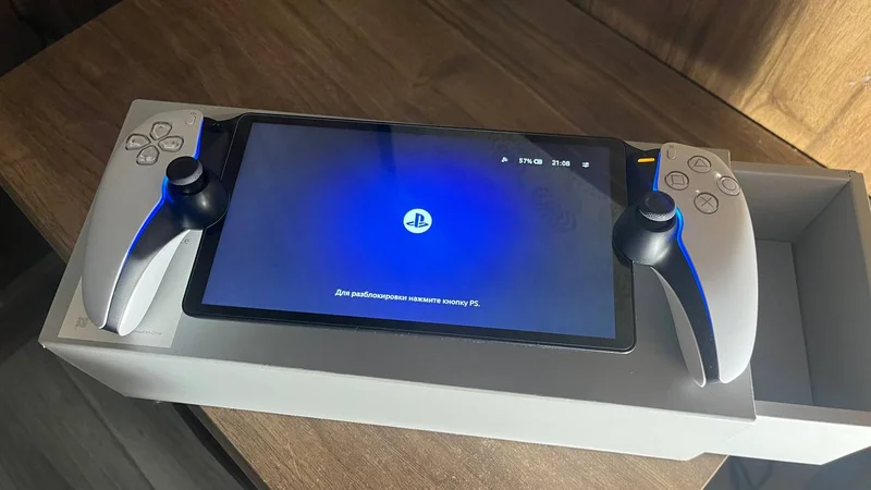PlayStation Portal с защитным стеклом