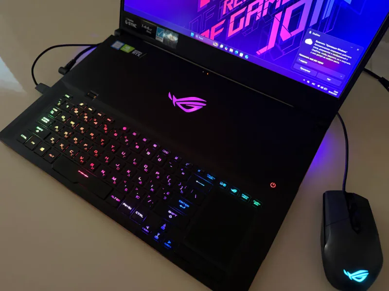 Игровой ноутбук ASUS ROG Zephyrus S GX701 с комплектом