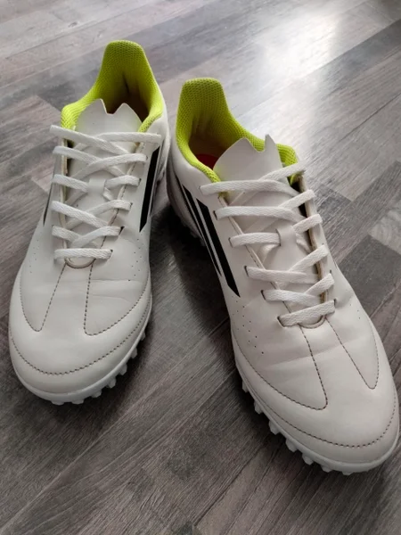 Футбольные бутсы Adidas Deportivo III TF