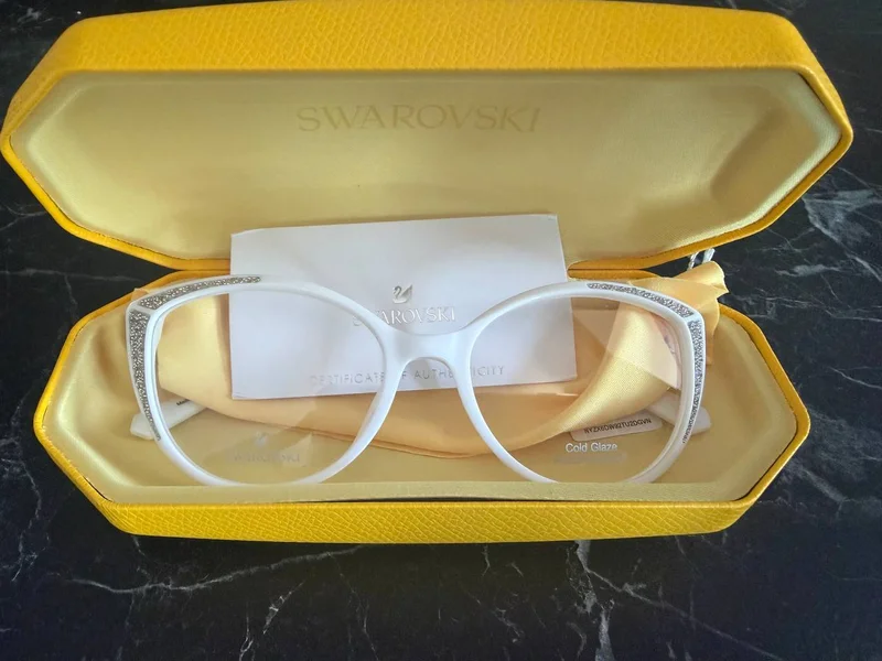 Очки Swarovski
