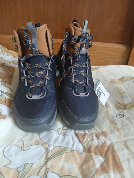 Кроссовки Quechua