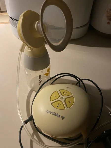 Молокоотсос электрический Medela