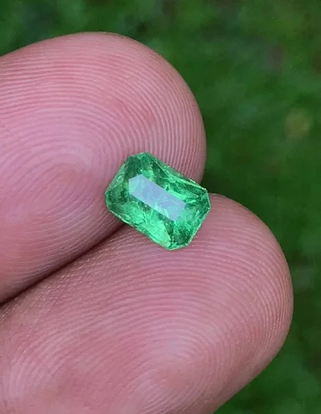 Африканский изумруд Цаворит 7.50 карат