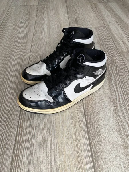 Nike Air Jordan 1