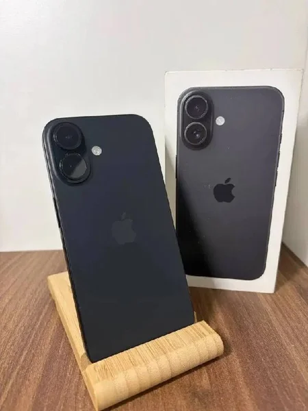 iPhone 16