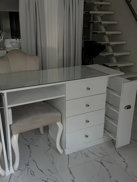 Стол маникюрный IKEA (130x50x85)