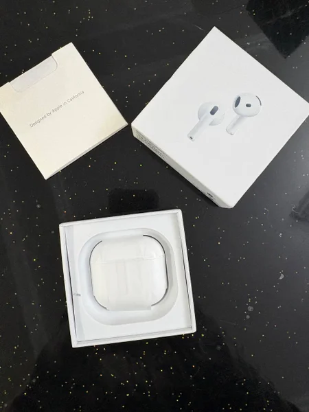 AirPods 4