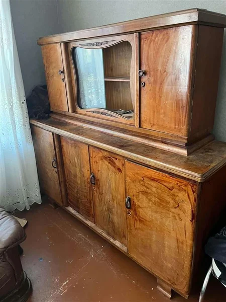 Буфет из натурального дерева