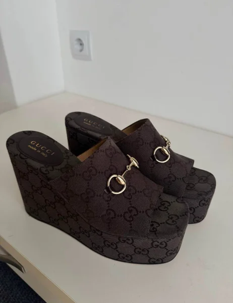 Сабо Gucci Carmen 39EU