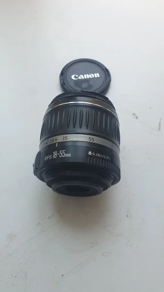 Объектив Canon 18-55mm