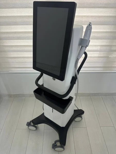 Аппарат вакуумного микроигольчатого RF-лифтинга Vacuum Microneedling VRF1