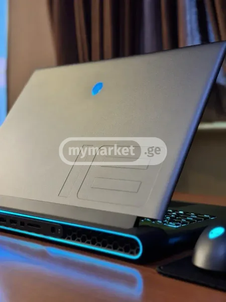 Alienware M18 R2
