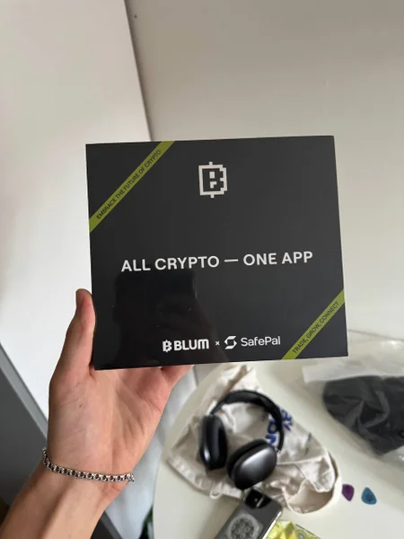 Холодный криптокошелек Blum x Safepal