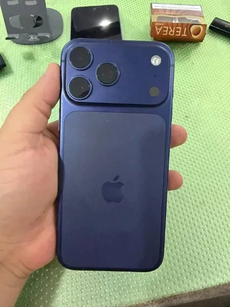 iPhone 17 Pro Max Синий — cellular telephone, remote control, iPod