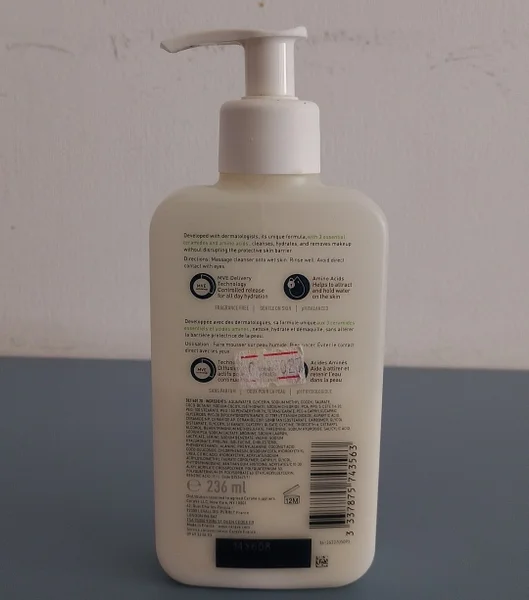 Многоразовая щётка для одежды — lotion, hair spray