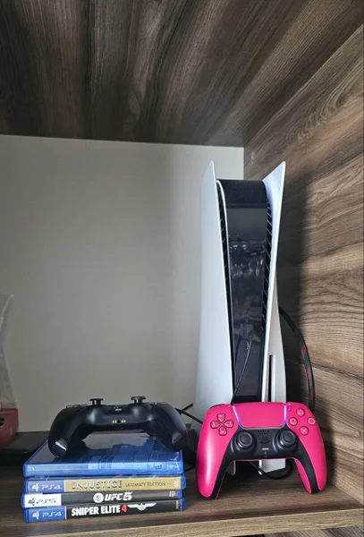 Ноутбук и монитор — vacuum, spatula, toaster