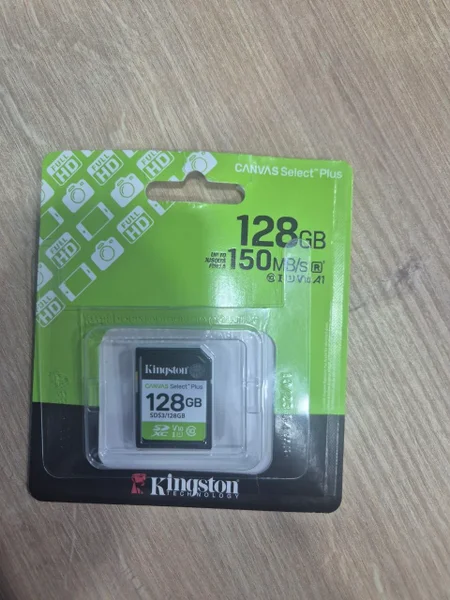 Карта памяти Kingston 128 ГБ SDXC — packet, digital clock