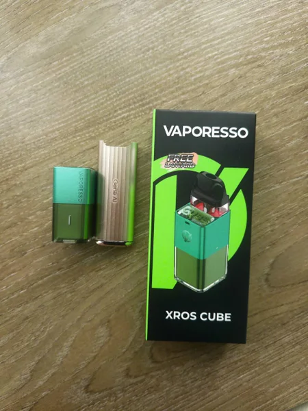 Набор электронных сигарет Xros Cube и VOOPOO — lighter, pencil sharpener