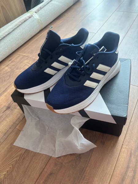 Кроссовки Adidas — sandal, running shoe, shoe shop