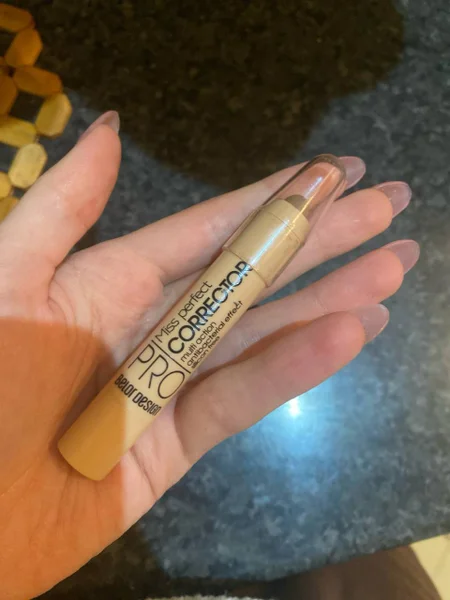 Корректор — Band Aid, rubber eraser, lipstick