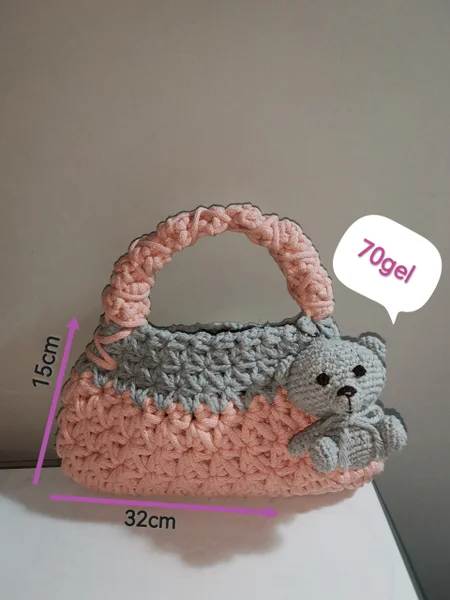 Вязаная сумка ручной работы с брелком — purse, iron, bib