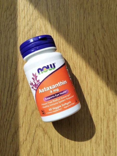 Астаксантин 4 мг 60 капсул iHerb — pill bottle, sunscreen