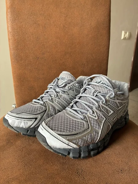 Кроссовки Asics — running shoe