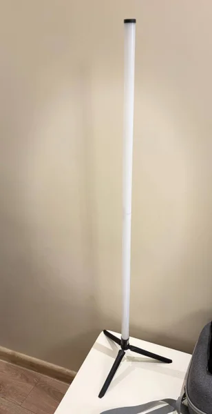 Световая LED-палка на штативе — plunger