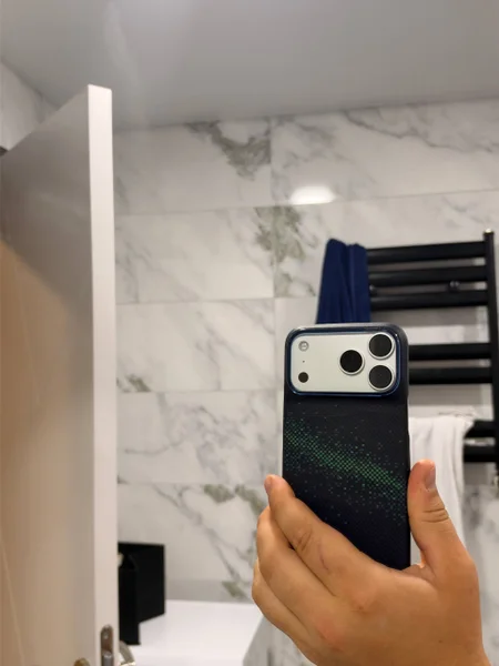 Чехол Pitaka для iPhone 18 Pro — iPod, cassette