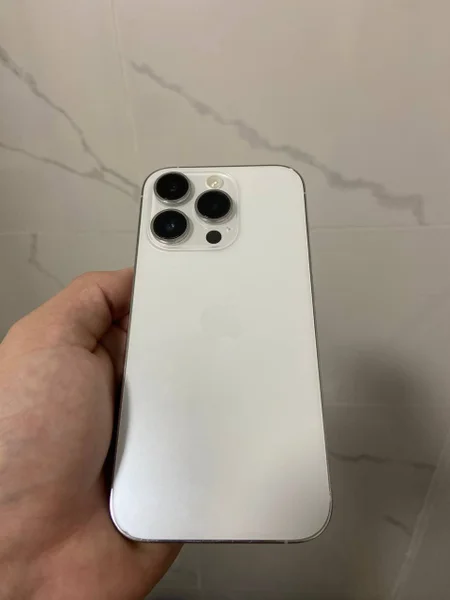 iPhone 14 Pro 128GB — remote control, mouse
