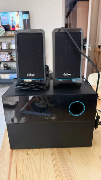 Колонки Qilive 2.1 с сабвуфером — loudspeaker, laptop