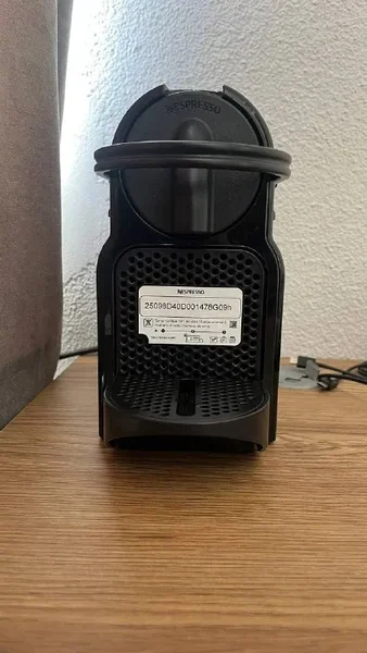 Кофемашина Nespresso Inissia и стойка для капсул