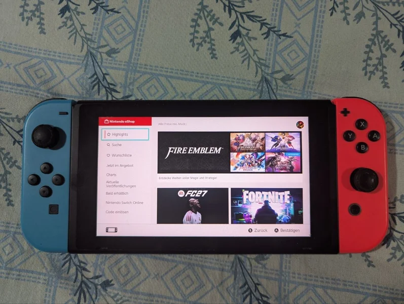 Nintendo Switch с MicroSD 128 ГБ — monitor, web site, iPod