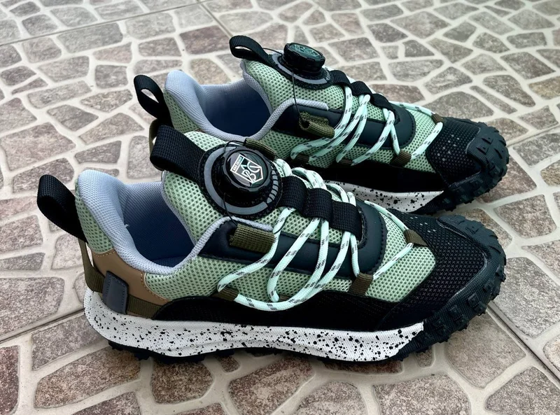 Кроссовки зеленые — running shoe