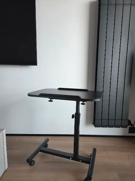 Столик для ноутбука передвижной — table lamp