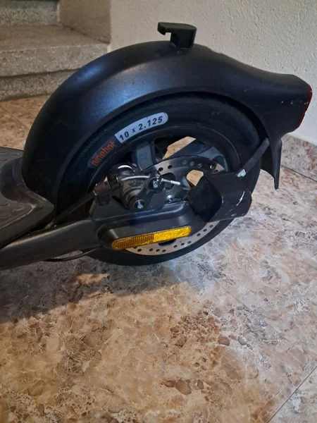 Автомобильное колесо с дисковым тормозом — disk brake, car wheel