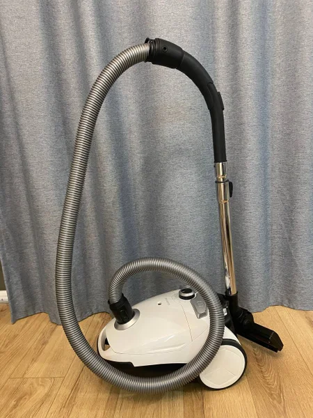 Мощный немецкий пылесос — vacuum