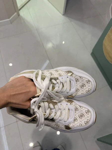 Кроссовки GUESS — running shoe