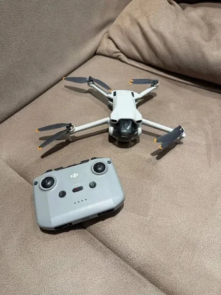 DJI Mini 3 — carpenter's kit, hammer, screwdriver