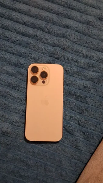 iPhone 16 Pro 128 GB — switch, remote control