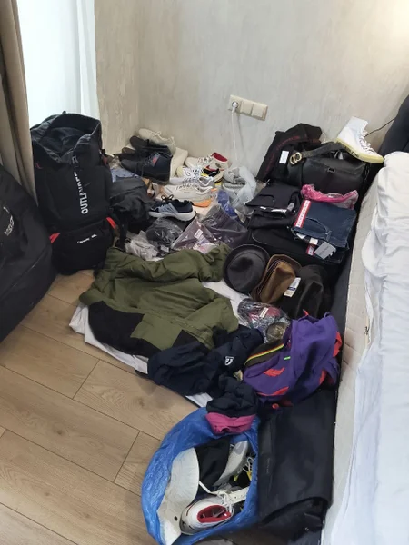 Рюкзак, спальный мешок и наколенник — backpack, sleeping bag, knee pad