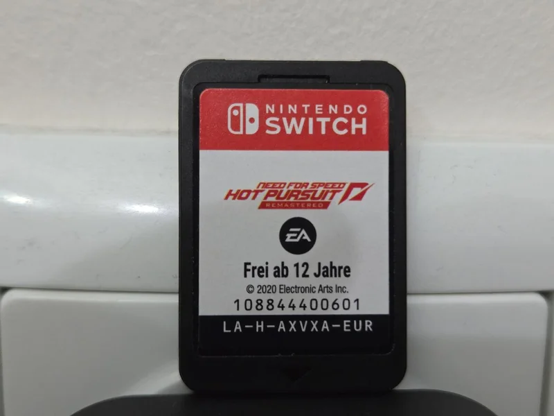 Картридж Need for Speed: Hot Pursuit Remastered для Nintendo Switch — oil filter, Band Aid