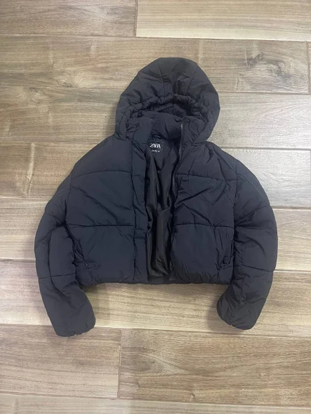 Короткий пуховик Zara S — sleeping bag, ski mask, sweatshirt