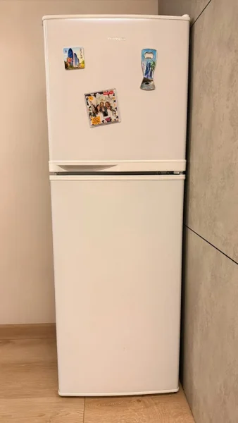 Холодильник — refrigerator