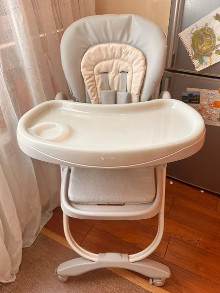 Детский стульчик для кормления — bassinet, rocking chair